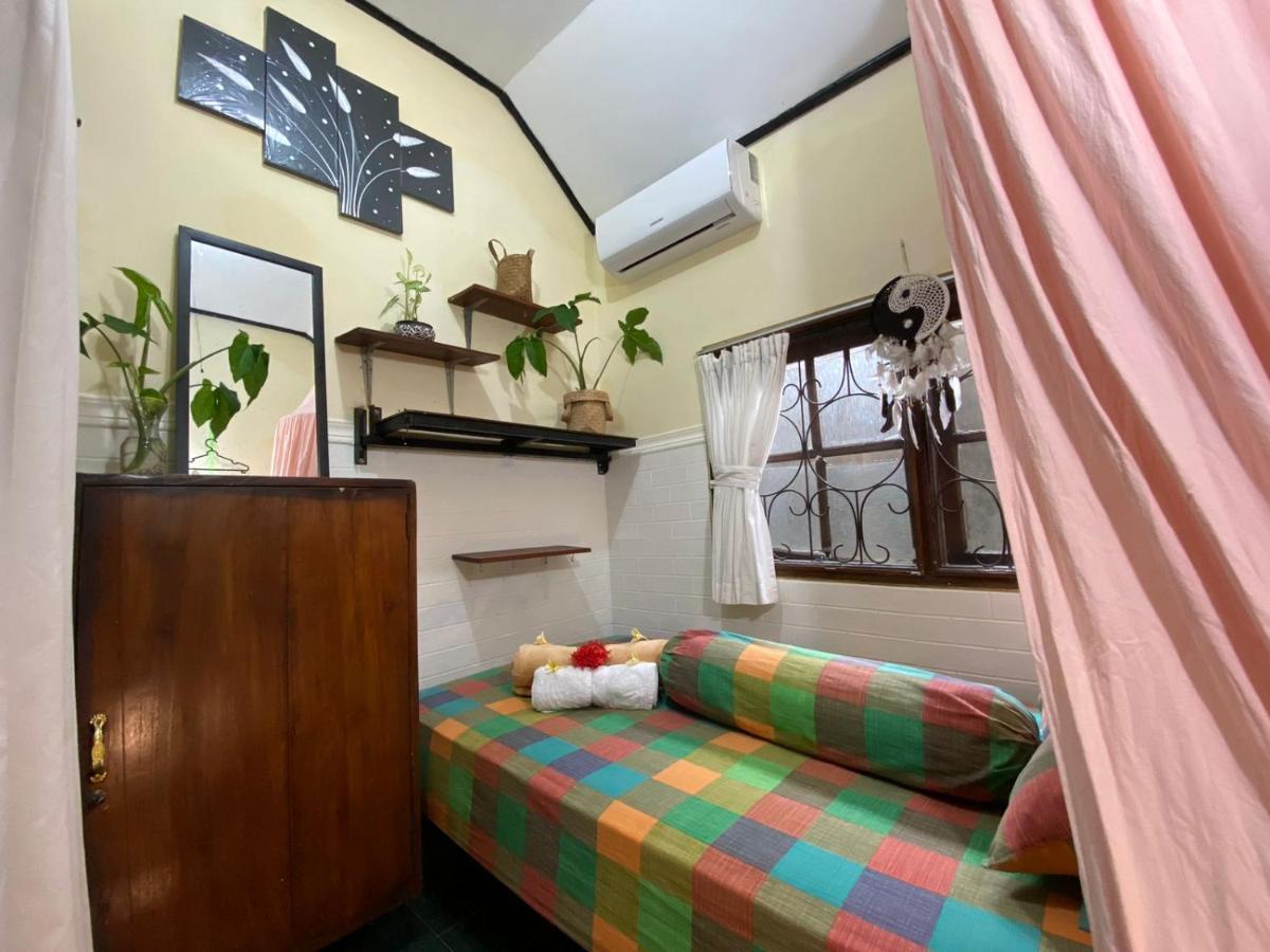 Coliving Bali Sweet Kost Lengkap Di Kota Homestay *