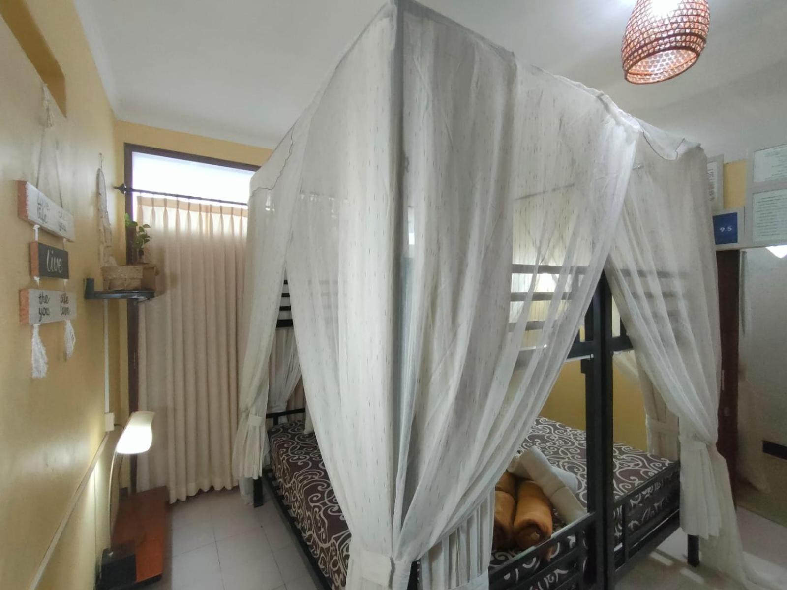 Coliving Bali Sweet Kost Lengkap Di Kota Homestay Tabanan (Bali)