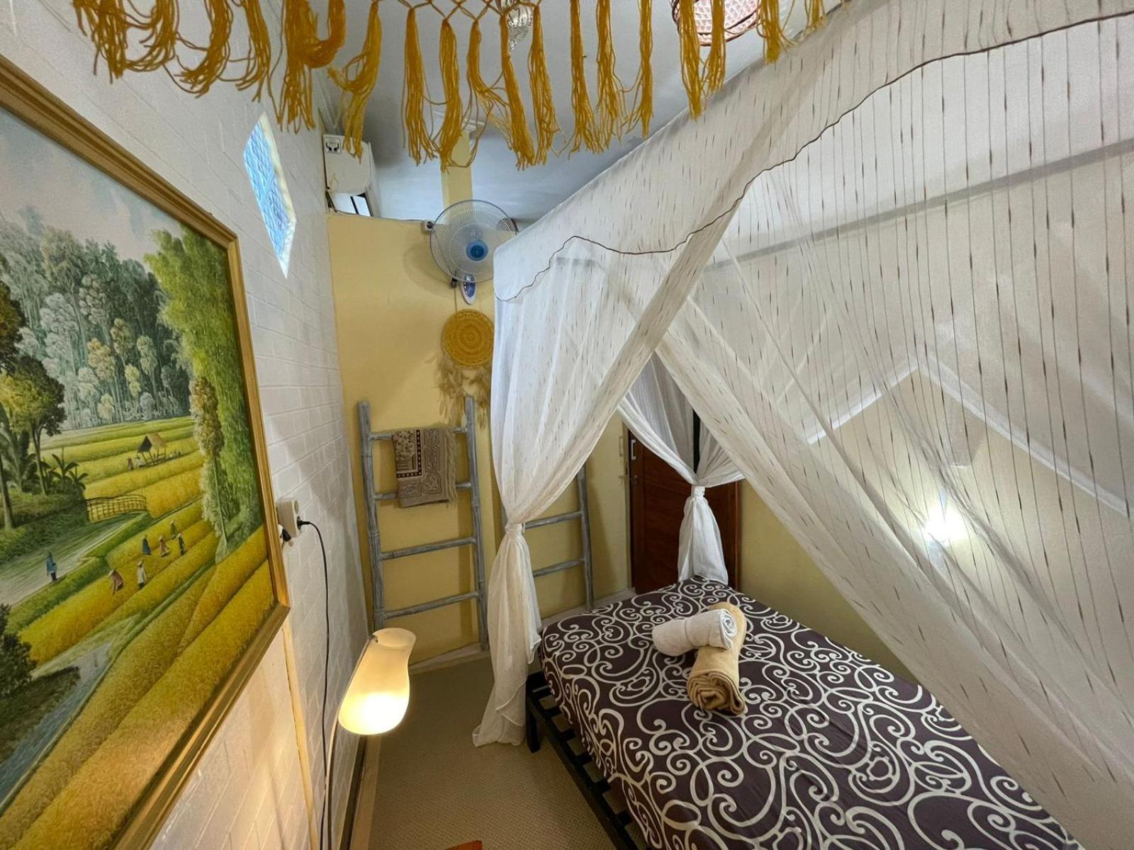 Coliving Bali Sweet Kost Lengkap Di Kota Homestay *