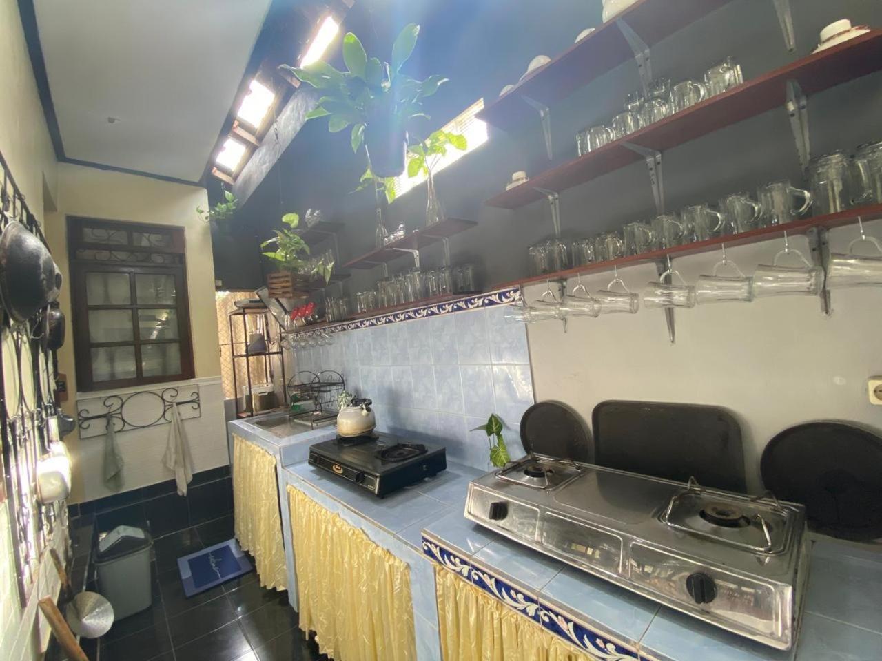 Coliving Bali Sweet Kost Lengkap Di Kota Homestay Tabanan (Bali)