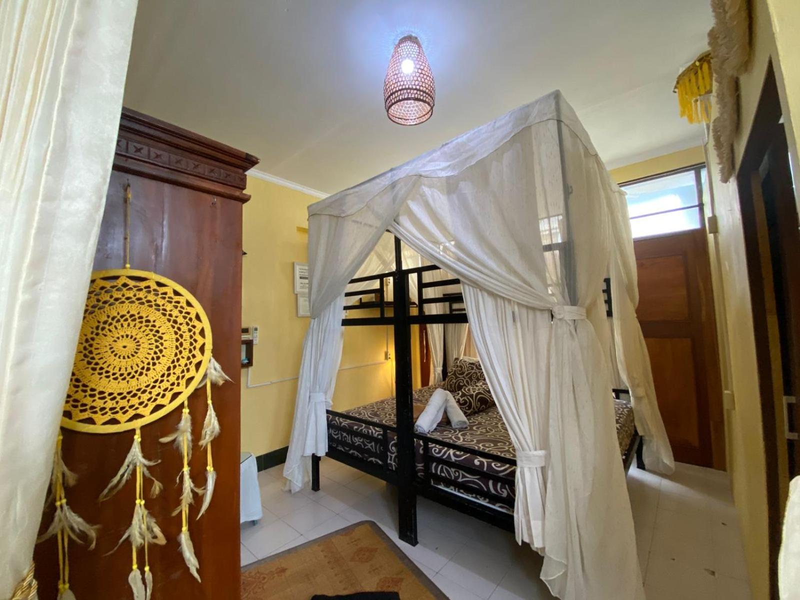 Coliving Bali Sweet Kost Lengkap Di Kota Homestay