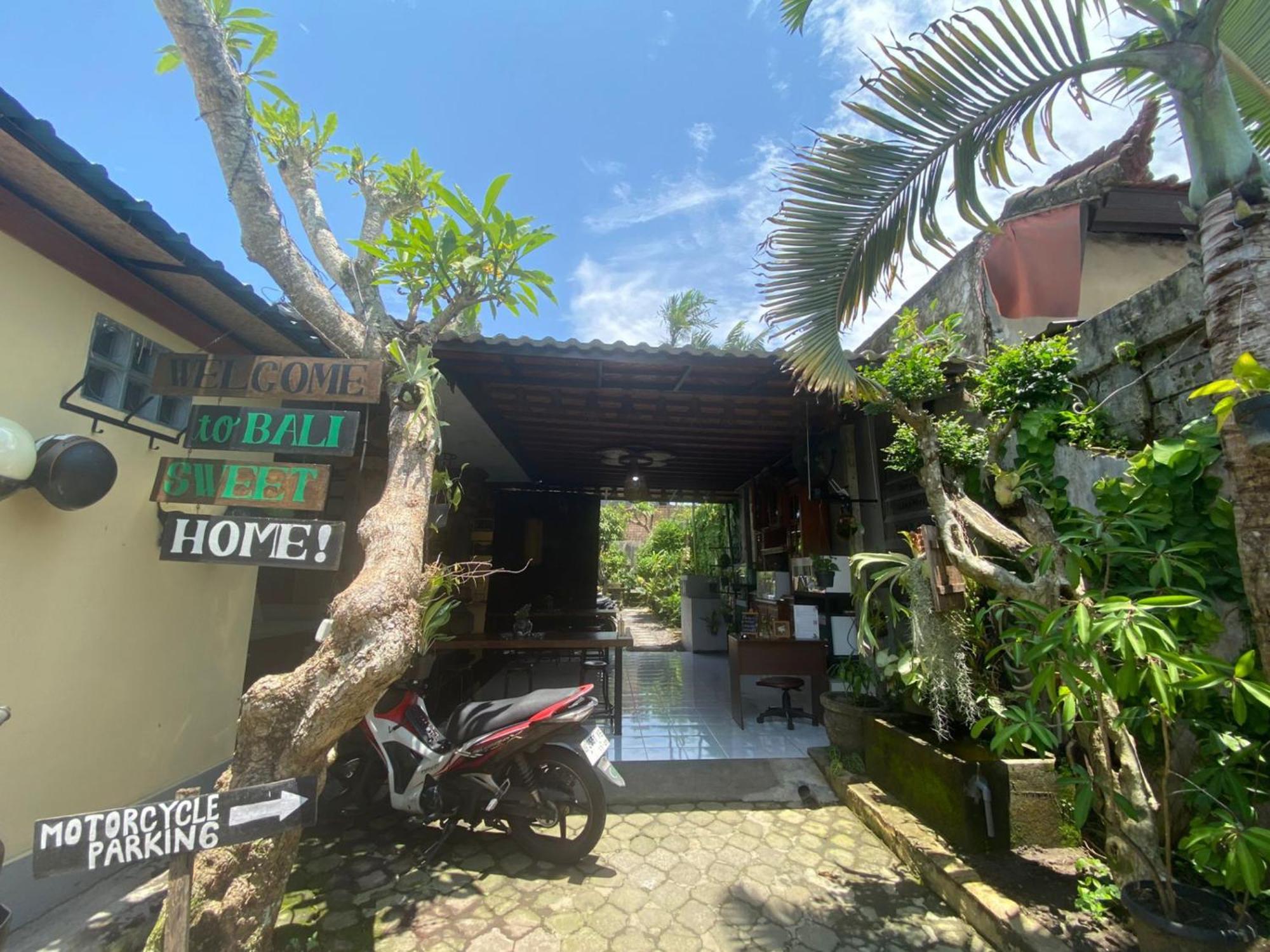 Coliving Bali Sweet Kost Lengkap Di Kota Homestay Tabanan (Bali)